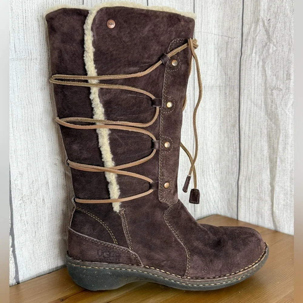 UGG Surfcat Brown Suede Leather Lace-up Boots Sheepskin Lining Women’s Size 8